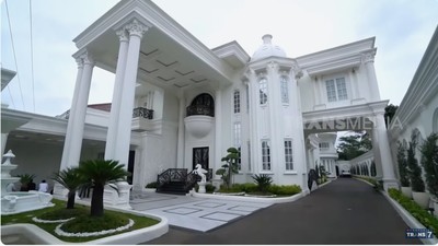 10 Potret Rumah Mewah Juragan Daster di Purwakarta, Bak Istana Megah