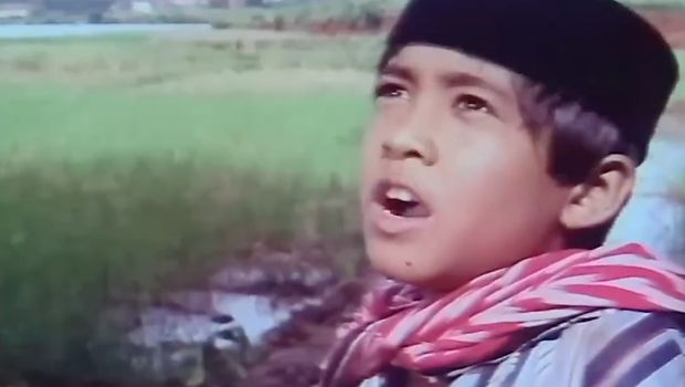 Cuplikan adegan Rano Karno di film Si Doel Anak Betawi (1972).