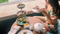 Selain itu, banyak juga momen me time Syifa Hadju saat kulineran. Salah satunya saat menikmati afternoon tea dengan berbagai kudapan ini. Foto: Instagram @syifahadju