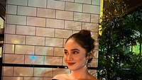 Tak kalah mencuri perhatian, momen dinner Syifa Hadju ini banyak dipuji cantik. Momen diner ini dalam rangka hari ulang tahun dirinya. Foto: Instagram @syifahadju
