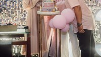 Tak kalah mencuri perhatian, momen dinner Syifa Hadju ini banyak dipuji cantik. Momen diner ini dalam rangka hari ulang tahun dirinya. Foto: Instagram @syifahadju