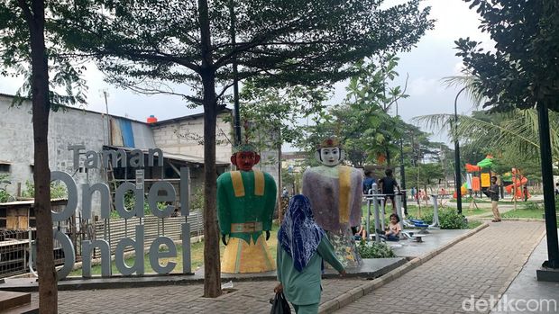 Taman Ondel-ondel di Semper, Cilincing, Jakarta Utara dulu adalah tempat pembuangan sampah.