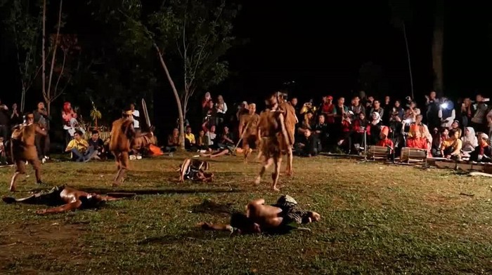 Tari Poang dari Suku Sakai, Pekanbaru