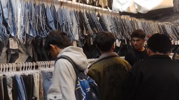 Thrifting Pasar Senen