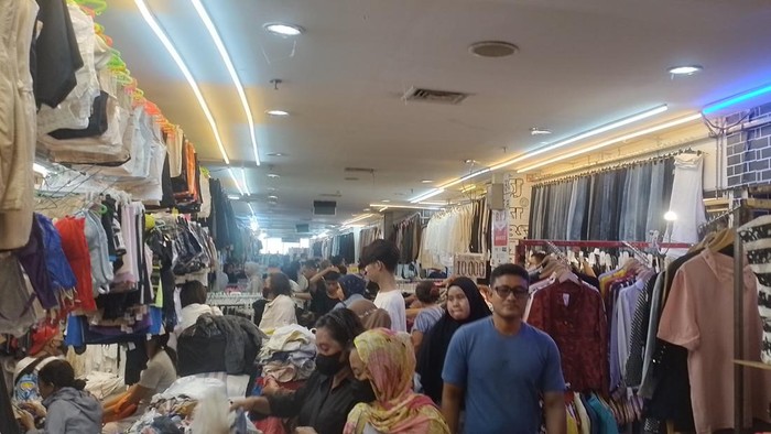 Thrifting Pasar Senen