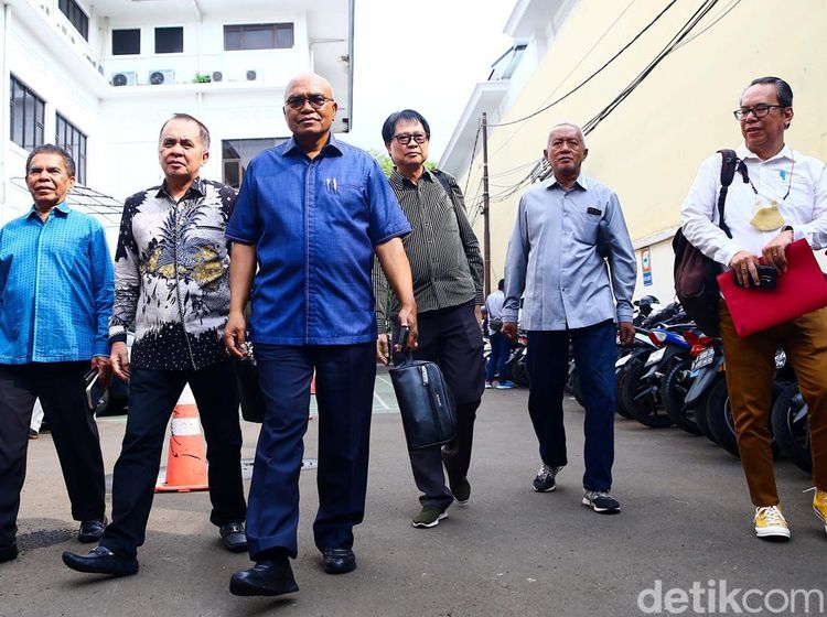 Tim Hukum Hasto Mengadu ke Komnas HAM terkait Penyitaan Ponsel