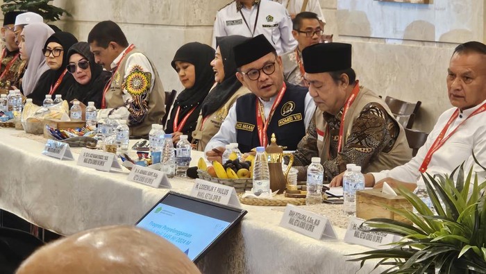 Timwas Haji DPR rapat pengawasan bersama Menag Yaqut di Wehdah Al Khair, Jarwal (Amel-detikcom)