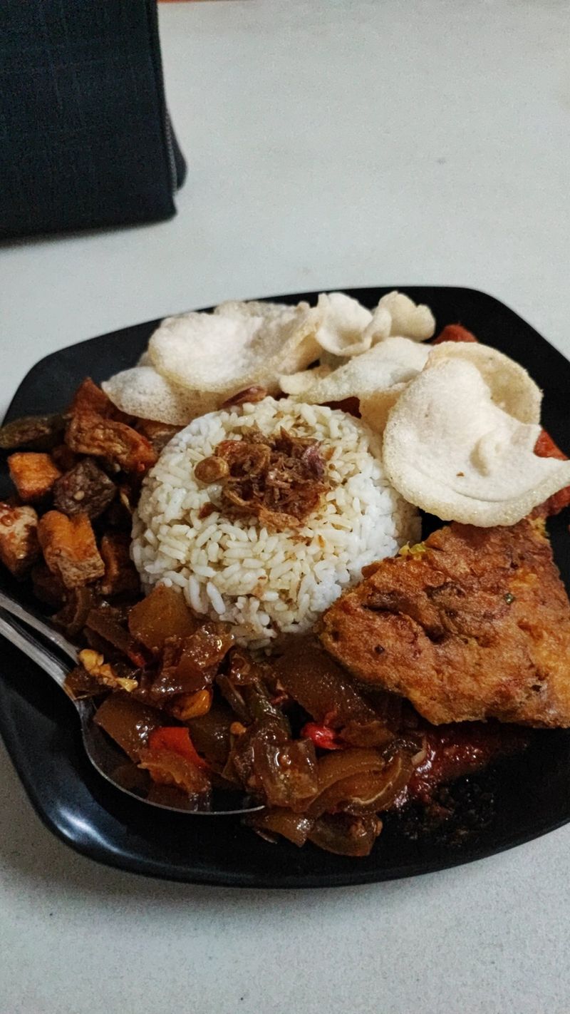 Ada Nasi Uduk hingga Soto Tangkar Murah di Kantin Mall Kota Kasablanka