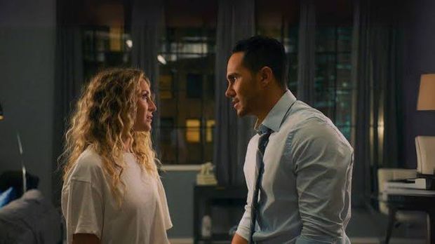 Cuplikan adegan Alex PenaVega di serial Mr Manhattan.
