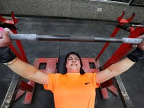 Ambisi Nenek 62 Tahun di Mesir Jadi Atlet Angkat Beban