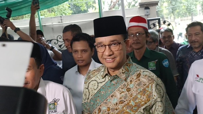 Anies Tegaskan Pentingnya Pemberian Kunci Apartemen untuk Warga Kampung Susun Bayam