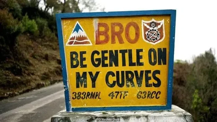 Bhutan dan rambu jalannya