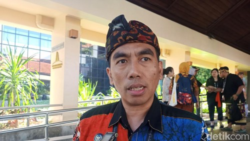 Direktur Pemasaran Pariwisata Nusantara Kemenparekraf Dwi Marhen Yono ketika ditemui di sela-sela BBTF 2024 di Nusa Dua, Badung, Bali, Kamis (13/6/2024). (Ni Made Lastri Karsiani Putri/detikBali)