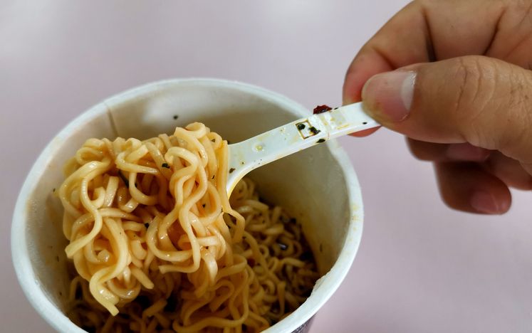 5 Efek Negatif Konsumsi Mie Instan, Bikin Berat Badan Melonjak
