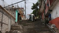 Pada malam tanggal 4 Juni, puluhan pria bersenjata lengkap tiba di Tila dengan truk dan mulai menembaki rumah-rumah, tempat usaha, dan membakar gedung-gedung.  