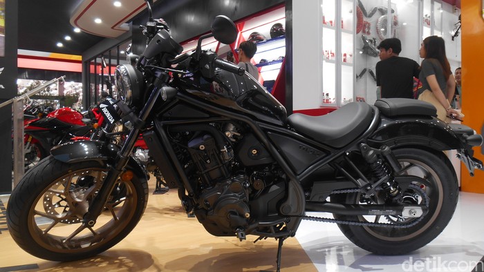Honda Rebel 1100. Honda Rebel 1100.