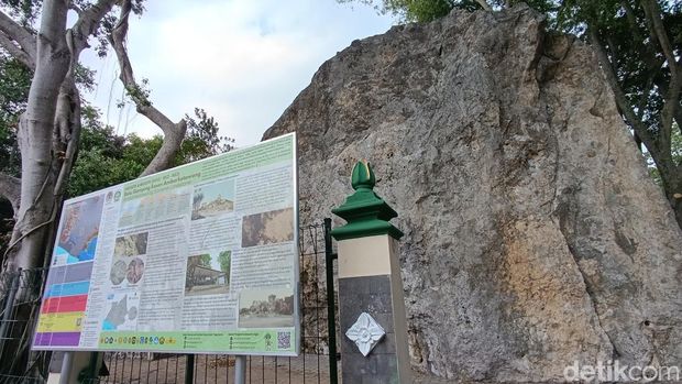 Kondisi Gunung Gamping yang kini tersisa setinggi 20 meter di Padukuhan Ambarketawang, Gamping, Sleman, Kamis (13/6/2024).
