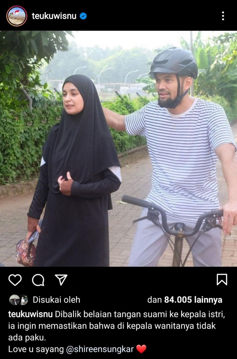 Teuku Wisnu sering membuat netizen tertawa dengan jokes bapak-bapak. Berikut ini di antaranya.