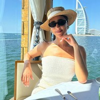 Laila memulai kariernya sebagai model yang tampil dalam video musik saat ia masih remaja, termasuk salah satunya oleh penyanyi Saudi, Abdul Majeed Abdullah. Peran pertamanya adalah dalam acara televisi Saher Al-lail (2010), dan sejak saat itu Laila aktif di industri entertainment. Peran terbarunya adalah dalam serial TV London Class (2023) di mana ia membintangi 27 episode. Foto: dok. Instagram @lailaabdallah