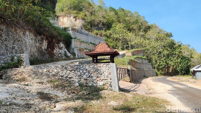 Lokasi proyek beach club yang batal dibangun Raffi Ahmad di Gunungkidul. Foto diambil Kamis (13/6/2024).