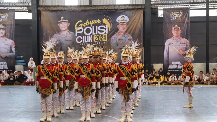 Lomba Pocil pelopor Lalu Lintas di Tuban