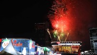 Pesta kembang api memeriahkan pembukaan Jakarta Fair 2024, Rabu (12/6) malam.