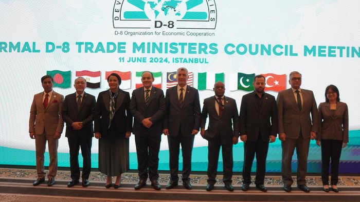 Mendag Zulhas Ajak Delegasi OKI Wujudkan Perdamaian Palestina Menteri Perdagangan Zulkifli Hasan (Zulhas) memastikan Indonesia mengutuk berbagai aksi serangan dan pengeboman membabi buta terhadap warga Palestina oleh Israel. Pasalnya, serangan membuat banyak warga sipil Palestina menjadi korban.