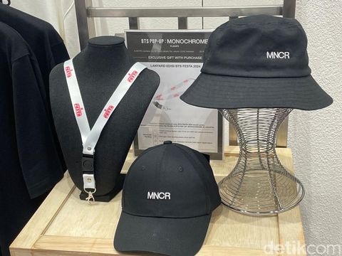 Merchandise eksklusif BTS Merchandise eksklusif BTS