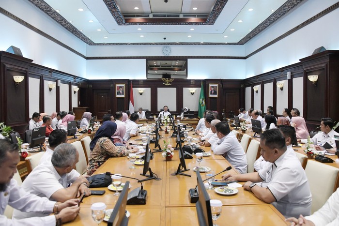Pemerintah Provinsi Jawa Barat (Pemprov Jabar) terus berupaya untuk memberikan kemudahan penerbitan nomor induk berusaha (NIB) untuk pelaku UMKM