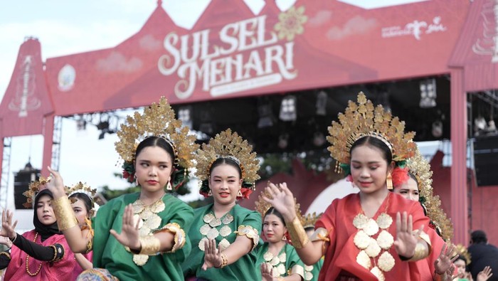 Pemprov Sulsel maraih rekor MURI lewat ajang Festival Sulsel Menari.