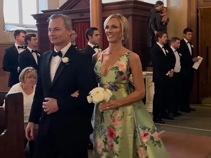 Penampilan viral pengantin dan ibunya