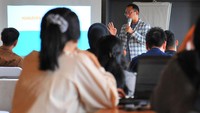 Pegawai PT Bank Tabungan Negara (Persero) Tbk. mengikuti workshop perkembangan Artificial Intelligence (AI) di Menara BTN, Kamis (13/6). 