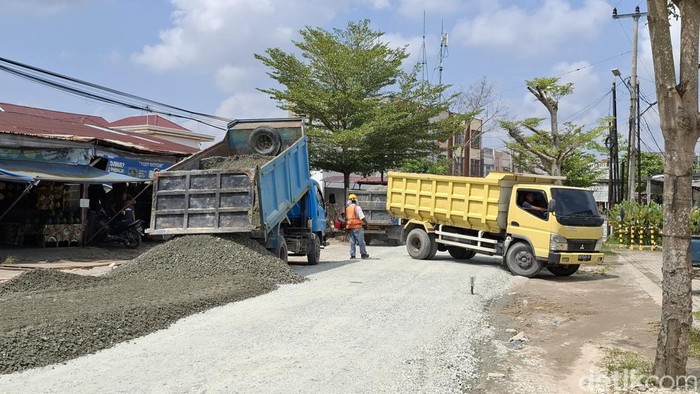 Perbaikan Jalan Cipta Karya, Pekanbaru, Riau. (Raja Adil Siregar/detikSumut)
