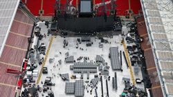 Persiapan Markas Liverpool FC Sambut Konser Taylor Swift Persiapan Markas Liverpool FC Sambut Konser Taylor Swift