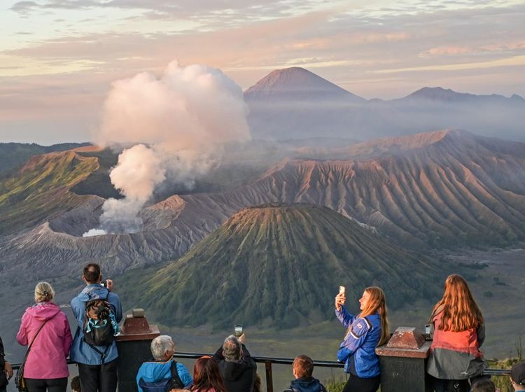 Potret Keindahan Bromo yang Memukau Mata