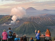 Penutupan Bromo Dinilai Mendadak, Pengusaha Open Trip Mengeluh