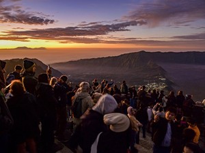 Wisatawan Dilarang Mendirikan Tenda di Gunung Bromo, Ini Alasannya