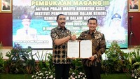 IPDN bekerja sama dengan BKKBN Provinsi Jawa Barat guna mendukung program mahasiswa peduli stunting yang digagas oleh BKKBN. Fokus pada 3 kecamatan yakni Kecamatan Majalengka, Kecataman Jatiwangi dan Kecamatan Kertajati. Program ini juga merupakan gambaran pelaksanaan Tridharma Perguruan Tinggi IPDN dalam hal pengabdian masyarakat.