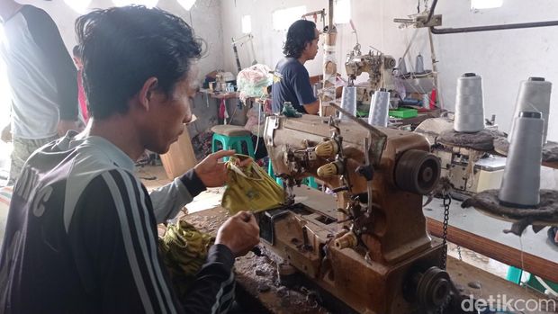 Produsen celana dalam di Tasikmalaya
