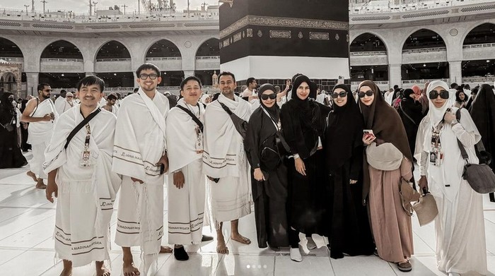 Raffi Ahmad dan Nagita Slavina menuaikan ibadah haji tahun 2024
