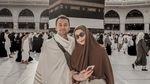 Mabrur! Senyum Semringah 12 Selebritas Jalani Ibadah Haji Bareng Pasangan