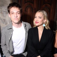 Ryder adalah anak hasil pernikahan Kate dengan mantan suaminya, Chris Robinson. Selain Ryder, Kate juga memiliki dua anak lainnya, yaitu Bingham yang berusia 12 tahun hasil hubungannya dengan mantan tunangannya Matt Bellamy, dan Rani yang berusia 5 tahun dari tunangannya saat ini, Danny Fujikawa. Foto: WireImage/Daniele Venturelli