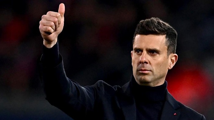 Bolognas Italian coach Thiago Motta gestures during the Italian Serie A football match between Bologna and Inter Milan at the Renato-DallAra stadium in Bologna on March 9, 2024. (Photo by Gabriel BOUYS / AFP)