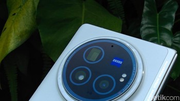 Selanjutnya ada kamera ultrawide 50 MP yang menggunakan sensor Samsung JN1 dengan bidang pandang 119°. Terakhir ada kamera telephoto periskop 64 MP yang mengandalkan sensor OmniVision OV64B dengan optical zoom hingga 3x. Foto: Adi Fida Rahman/detikINET