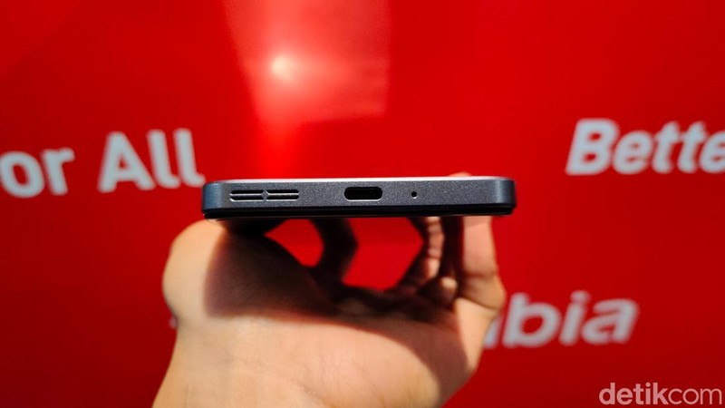 ZTE resmi merilis Nubia Neo 2 5G di Indonesia. Segini harga jual dan spesifikasi yang ditawarkan.