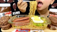 Makan Indomie Mi Goreng pakai selai cokelat Nutella memang terdengar aneh. Tapi paduan rasa manis dan gurih ternyata cukup cocok di lidah. Foto: Pool/Site