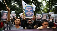 Para mahasiswa yang menggelar aksi ini berasal dari asal Sumatera Selatan.