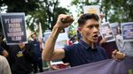 Aksi Tuntut KLHK Investigasi Kerusakan Lingkungan di Musi Rawas Utara