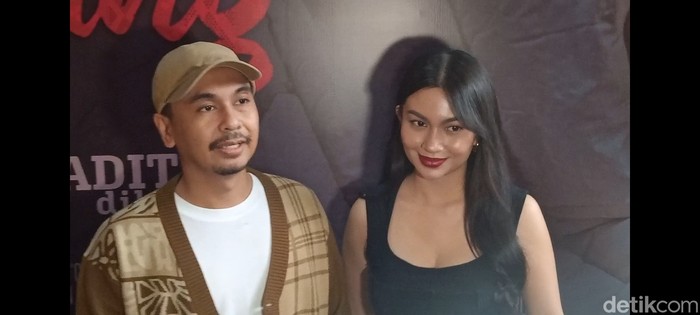 Ariel Tatum dan Raditya Dika saat ditemui di kawasan Jakarta.
