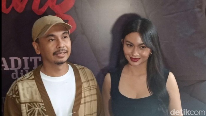 Ariel Tatum dan Raditya Dika saat ditemui di kawasan Jakarta.
